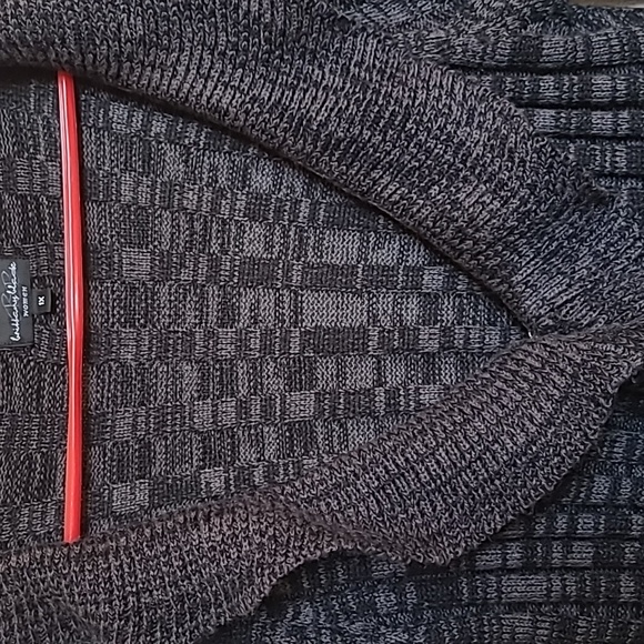 Sweater - Picture 4 of 6